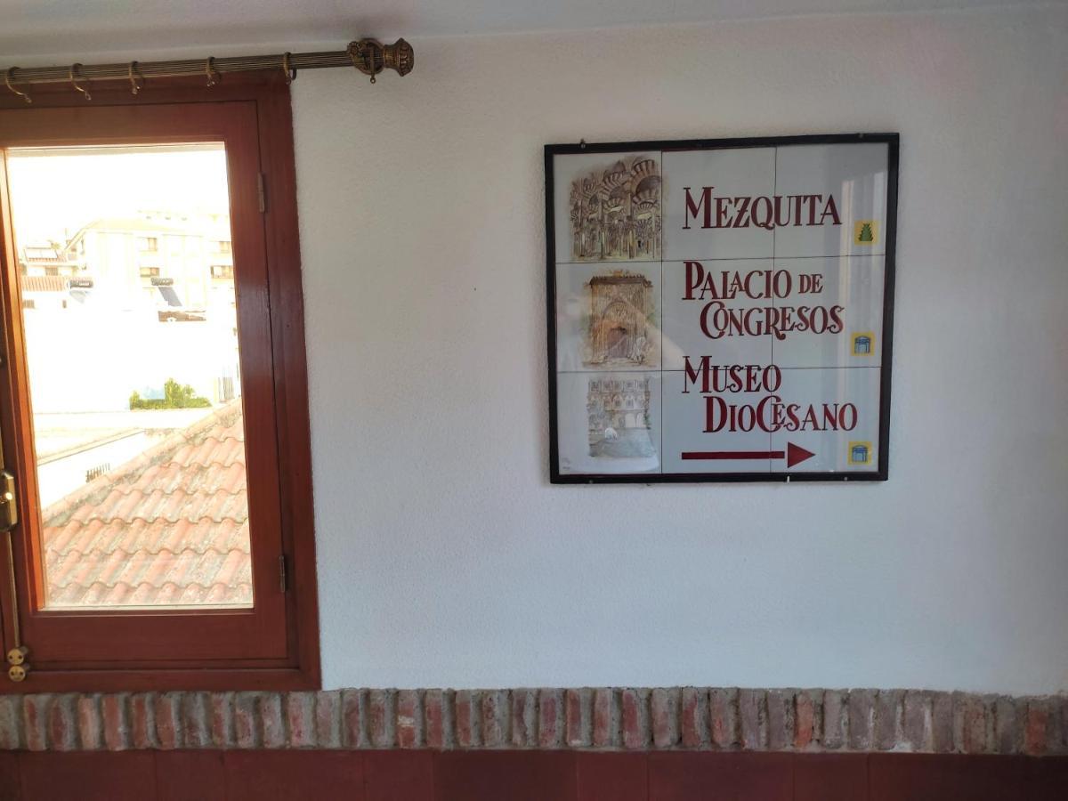 לינה וארוחת בוקר קורדובה San Basilio'S Red House מראה חיצוני תמונה