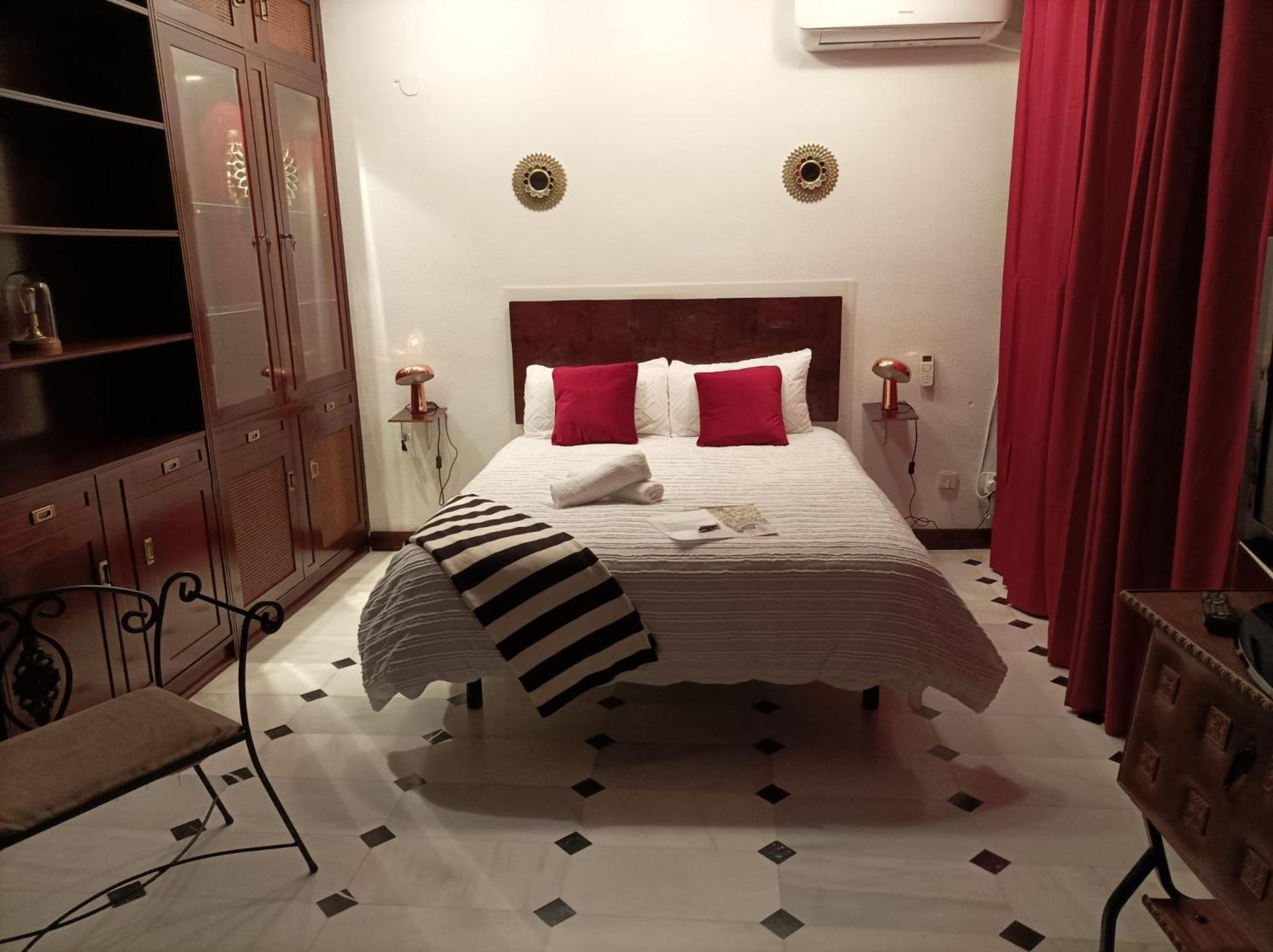 לינה וארוחת בוקר קורדובה San Basilio'S Red House חדר תמונה